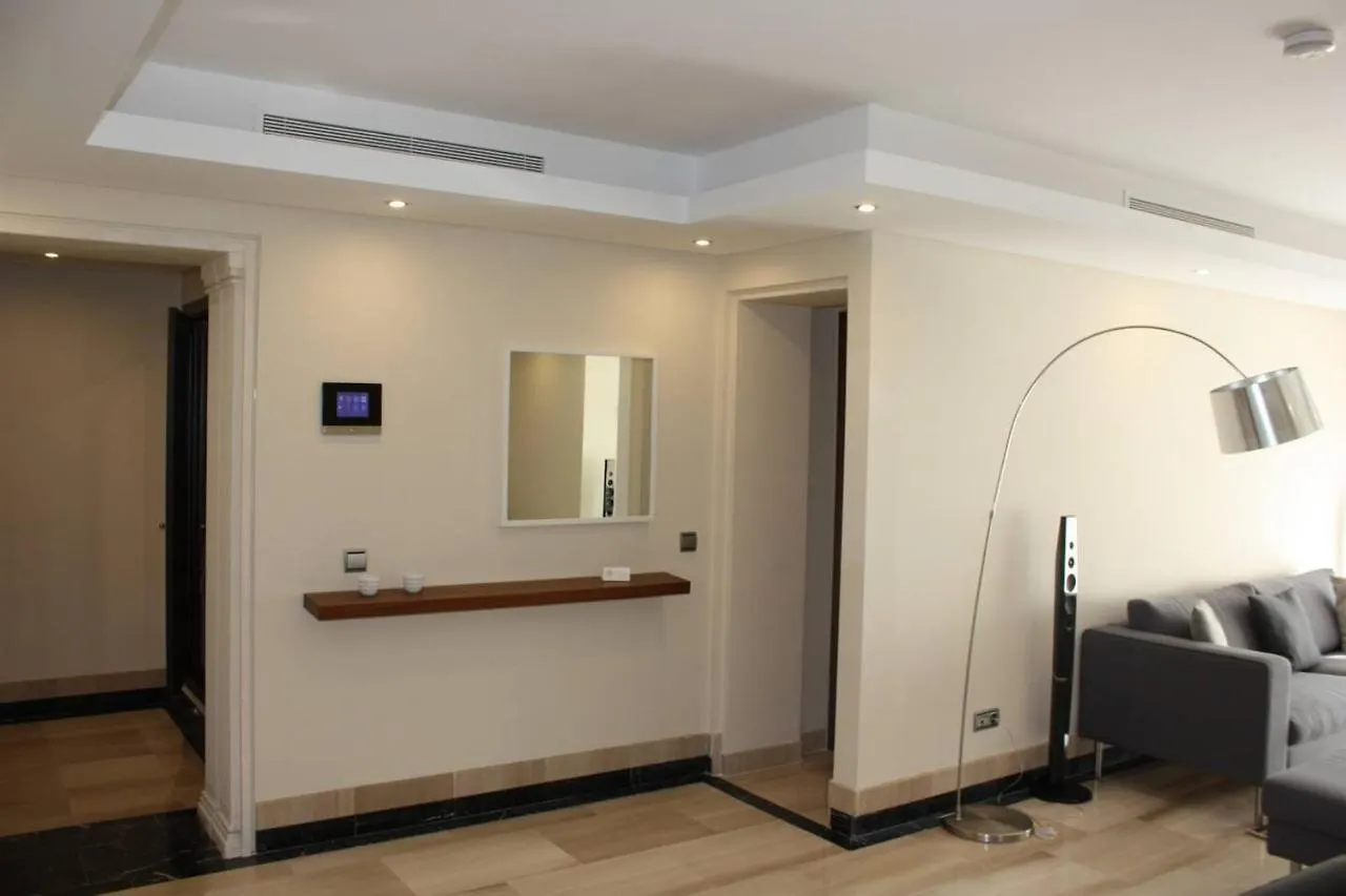 110 - Beach Two-Bedroom Apartment إِستيبونا 0*,