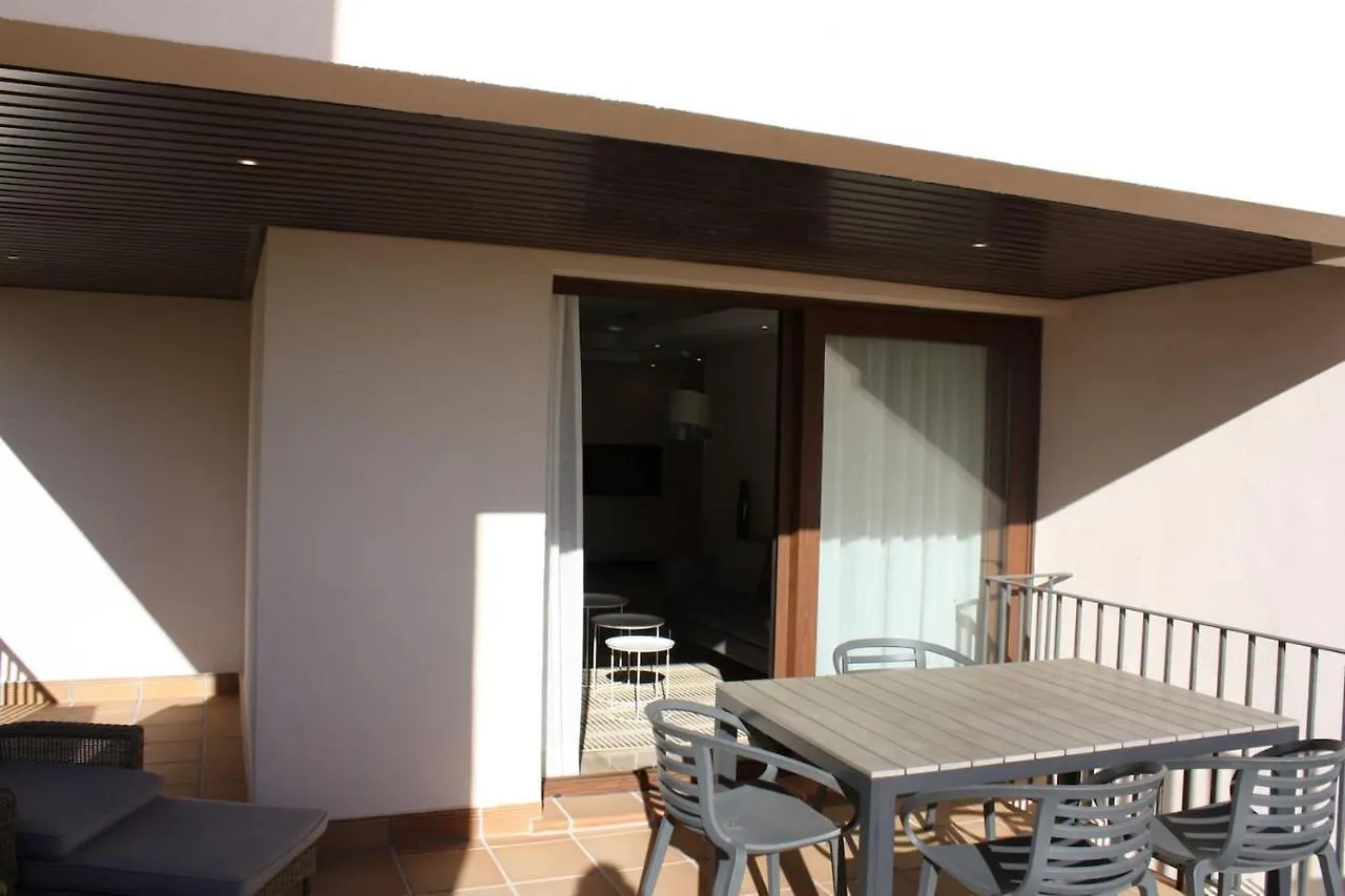110 - Beach Two-Bedroom Apartment Estepona Spanje